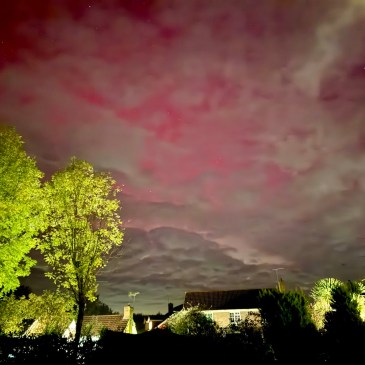 Rare red Aurora Borealis in Southern England